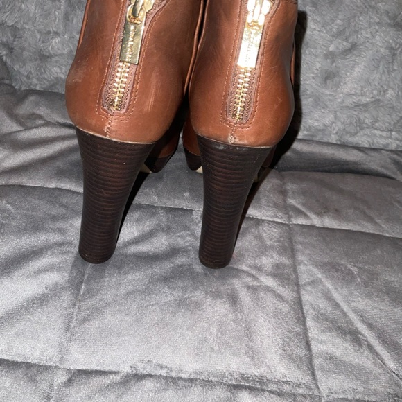 MICHAEL KORS  BROWN ANKLE BOOTS - Picture 6 of 8